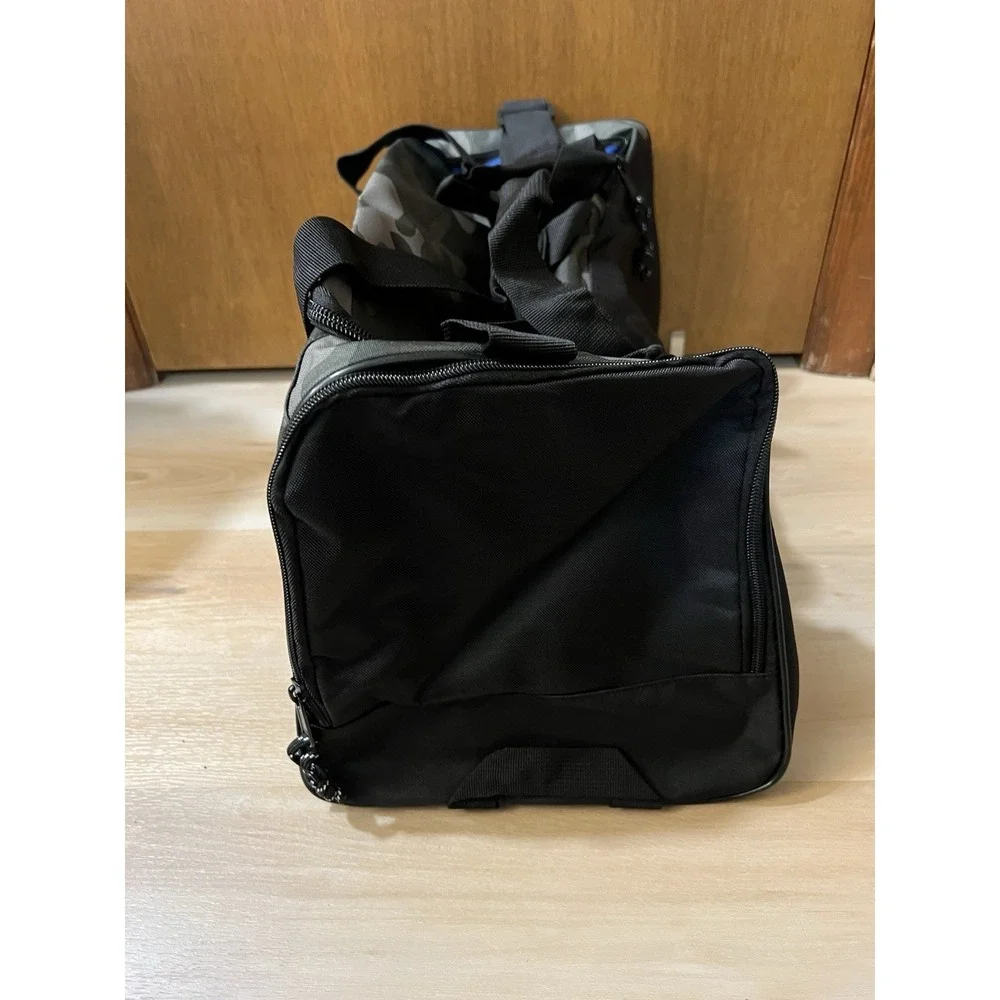 NWT Champion Camo Duffle‎ Bag Medium Size Green Gym Travel Bag Weekender